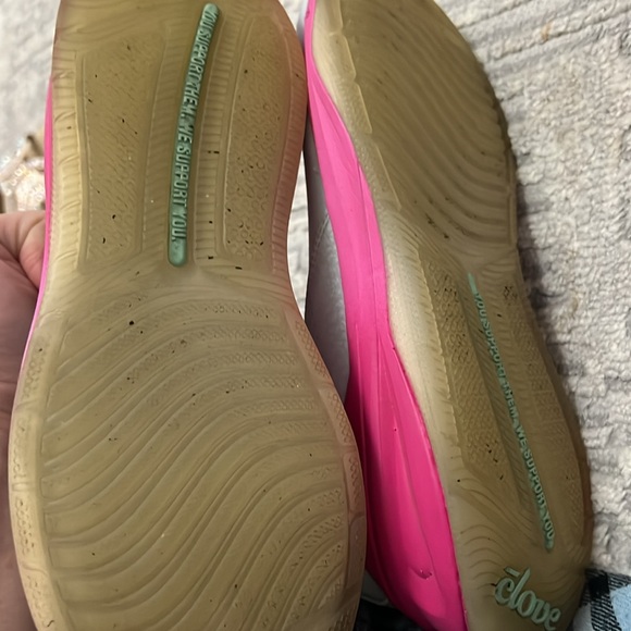 Shoes - Picture 3 of 7